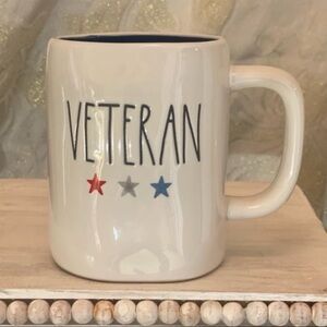 ⚡️Rae Dunn "VETERAN" Mug